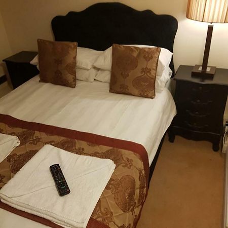 East Gate Inn Колчестър Екстериор снимка