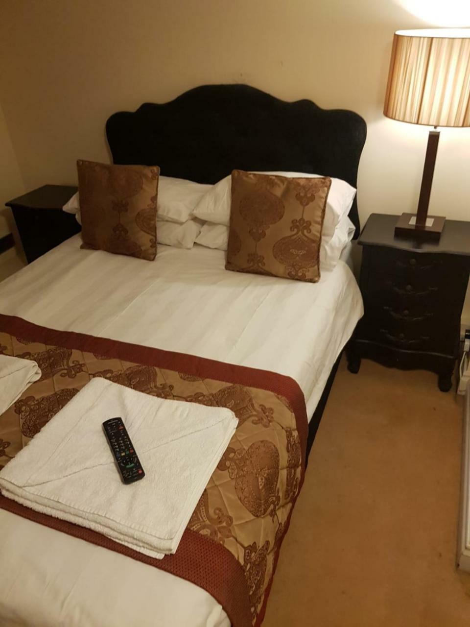 East Gate Inn Колчестър Екстериор снимка